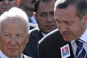 12 Eylül Erdoğan’larla Devam Ediyor: Darbenin Gölgesinde Demokrasi Arayışı