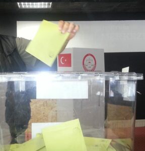 Almanya’da sandıkta CHP ve MHP yok