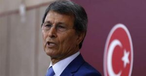 Tarih profesörü, politika asistanı bir portre