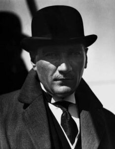 TRHYBF-mustafa-kemal-atatürk-un-sapkali-resmi-2