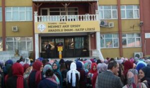 Sayın Cumhurbaşkanı, profesör ne yapsın bu İHL öğretmenine?