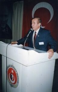 ULU ÖNDER NEREDESİN? MİLLET, KÖŞEBUCAK SENİ ARIYOR / TOPLUMSAL DÜŞÜNCE DERNEĞİ BASIN AÇIKLAMASI;