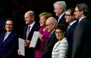 FRAU ANGELA MERKEL, 1915 WAS UNTERNEHMEN?