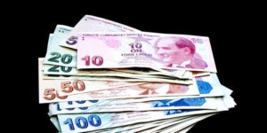 KKTC değer kaybeden TL’yi kullanmayacak: TL olarak kredi verilmeyecek