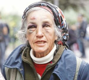 Yüksek demokrasimizin utanç fotoğrafı!..