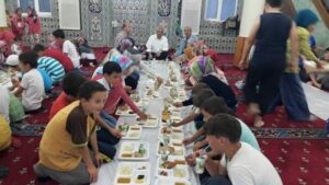 Dolmabahçe Camii’nde içki Kurşunlu Camii’nde İftar..