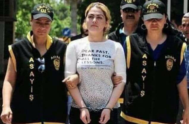 Çilem Doğan polis gözetiminde cezaevine götürülürken