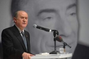 Saadet Partisine ilk yorum Bahçeliden Geldi