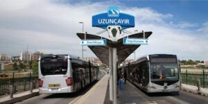 LONDRA OTOBÜSÜ HOLLANDA METROBÜSÜNE KARŞI * Bir şehrin öyküsü * Aslında her şey “İstanbul’u Lond ra yapacağız” dediklerinde başladı * İSTANBUL