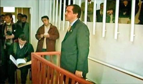 Recep Tayyip Erdoğan mahkemede hakim önünde