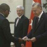 Burundi Büyükelçisi Bikebako Cumhurbaşkanı Erdoğana güven mektubu sundu