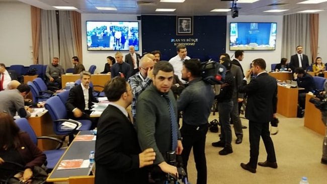 Bütçe görüşmelerinde ''dindar gençlik'' tartışması