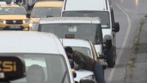 Trafikte korku… Sürücüler endişeli gözlerle bakıyor