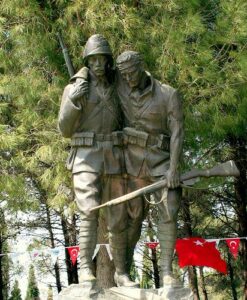 BİZE AKİF VE ÇANAKKALE RUHU GEREK