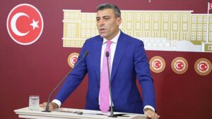 Yenilik Partisi Genel Başkanı Öztürk Yılmaz Ankara’da Esnaf Kahvehanelerini Ziyaret Etti