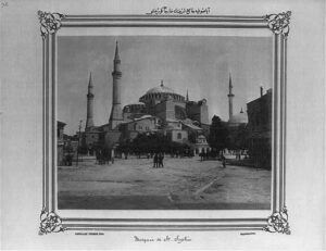 AYASOFYA’NIN PERDE ARKASI
