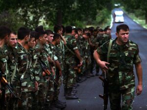 AZERBAYCAN ORDUSUNA SELAMLARLA