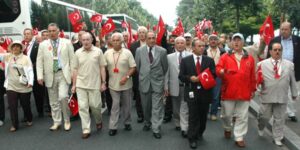 DOĞU PERİNÇEK KİMİN ADAMI?