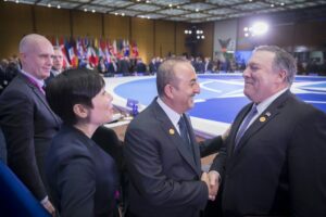 Çavuşoğlu Pompeo’yu küçük düşürdü