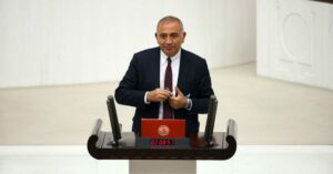 Siyaset Çok Kirlendi