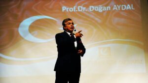 Prof. Aydal uyardı: Böyle giderse ‘Muz Cumhuriyeti’ olmamız kaçınılmaz!