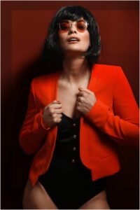 Sanatçının Sofrası: Aybüke Pusat’ın İradesi ile Yavuz Bingöl’ün Kaşığı Arasındaki Fark Üzerine Satirik Bir İnceleme