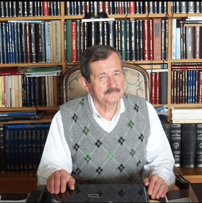 “İmparator” yazarı Erol Toy yaşamını yitirdi