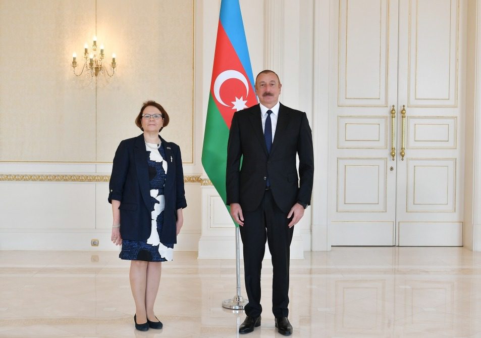 Prezident İlham Əliyev Finlandiyanın ölkəmizdə yeni təyin olunmuş səfirinin etimadnaməsini qəbul edib  YENİLƏNİB
