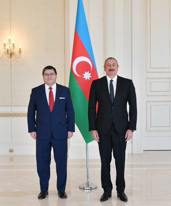 Prezident İlham Əliyev Çilinin ölkəmizdə yeni təyin olunmuş səfirinin etimadnaməsini qəbul edib  YENİLƏNİB