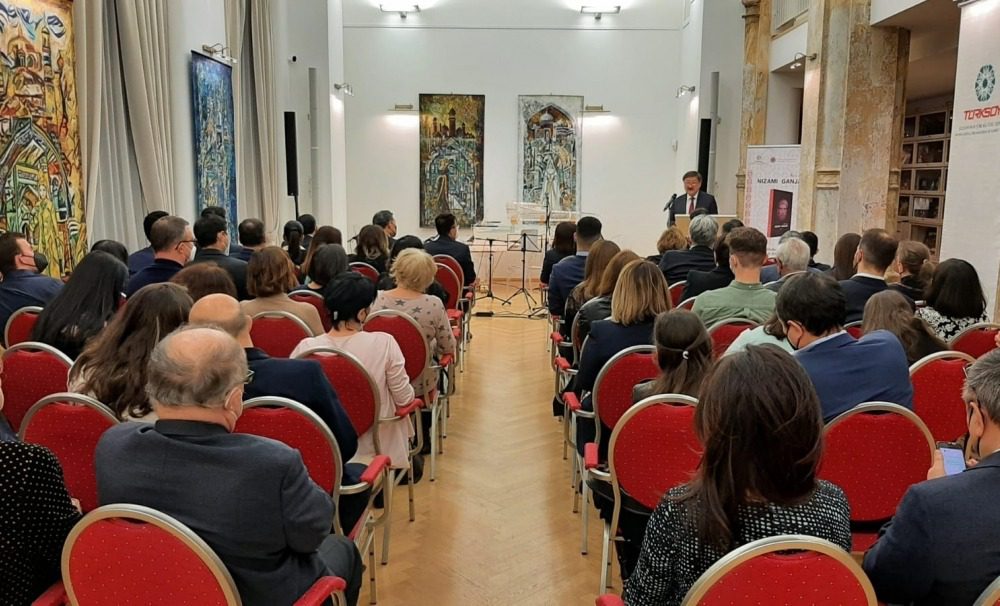 AZERBAYCAN’IN EDEBİYAT GÜNEŞİ NİZAMİ GENCEVİ, AVUSTURYA’DA ANILDI