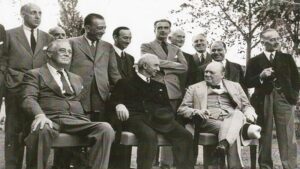İSMET İNÖNÜ’NÜN TARİHSEL ROLÜ: