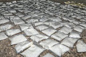 Uyan Dünya – Kirli Savaşın Uyuşturucu, İstihbarat ve Kontrol Ağları
