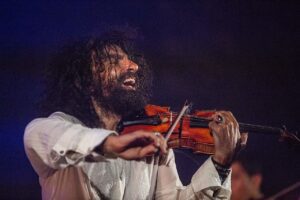 Türk milletine hakaret edene konser