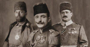 KARA KAPKALIYDILAR