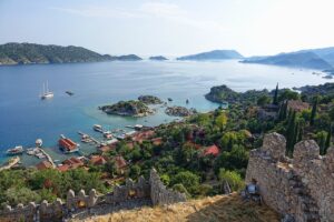 Antalya dolup taşıyor…