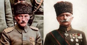 Atatürk’ü tebrik ediyor
