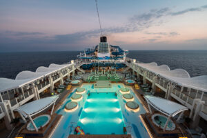 5 yıldızlı yüzen tatil köyü…