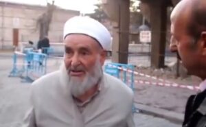 Kâfirler bize hizmet edecek, yoksa kafası gidecek