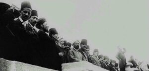 Millî Mücadele’de Mitingler halkı bilinçlendirmek için yapılırdı