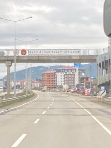 ÜST GEÇİŞ