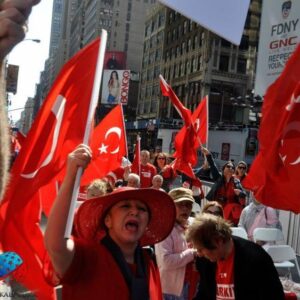 KARAMSAR OLMA LÜKSÜMÜZ YOK