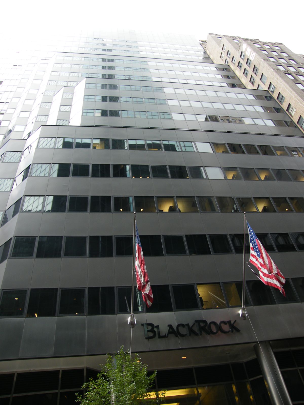 BlackRock’ın Eş Zamanlı Kuşatması: Ukrayna ve Türkiye’de Tarımsal Egemenliğin Finansal Yıkımı